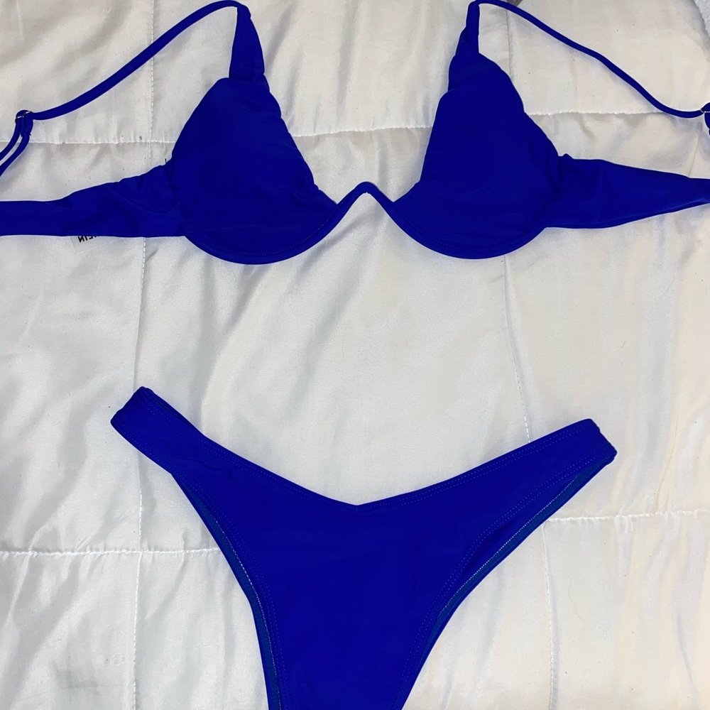 New V Wired Bikini